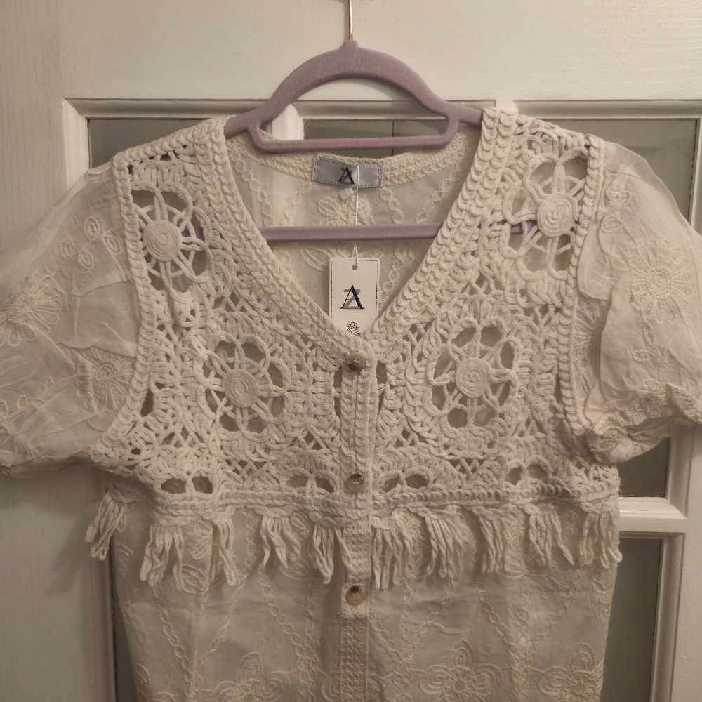 AZ Elegant Crochet Lace Blouse in Cream With Ruffled Sleeves & Fringe - Picture 4 of 10